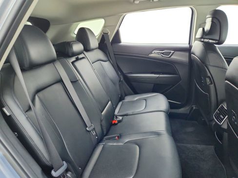 Used 2024 Kia Sportage EX FWD image 30