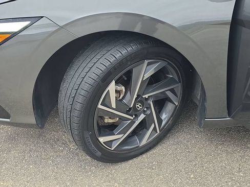 Used 2024 Hyundai Elantra Limited FWD image 33