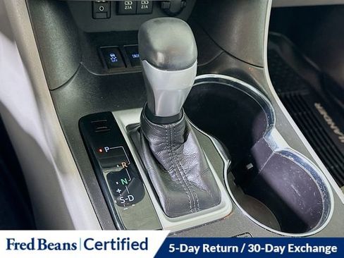 Used 2018 Toyota Highlander Limited Platinum image 17