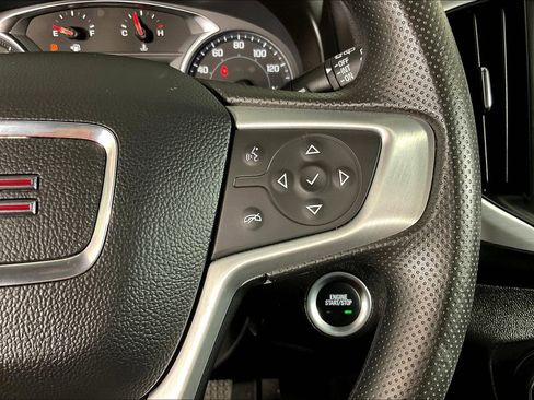 Used 2024 GMC Terrain SLE image 28