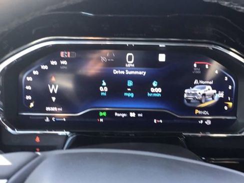 Used 2025 Chevrolet Silverado 2500 LT w/ Convenience Package image 20