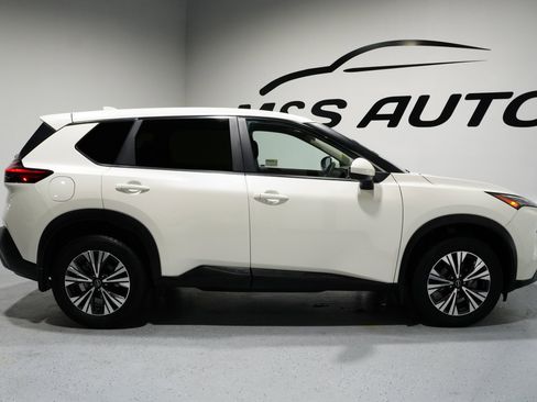 Used 2023 Nissan Rogue SV image 6