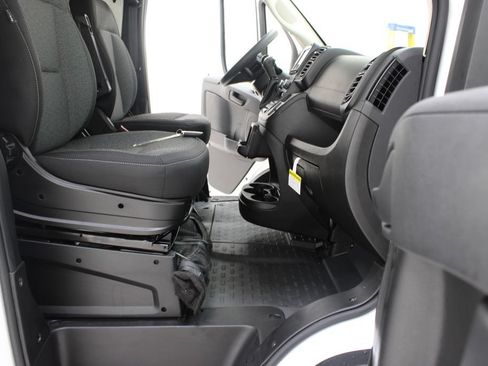 Used 2025 RAM ProMaster 2500 w/ Safety Group FWD image 15