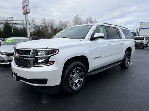 Used 2017 Chevrolet Suburban LT image 1