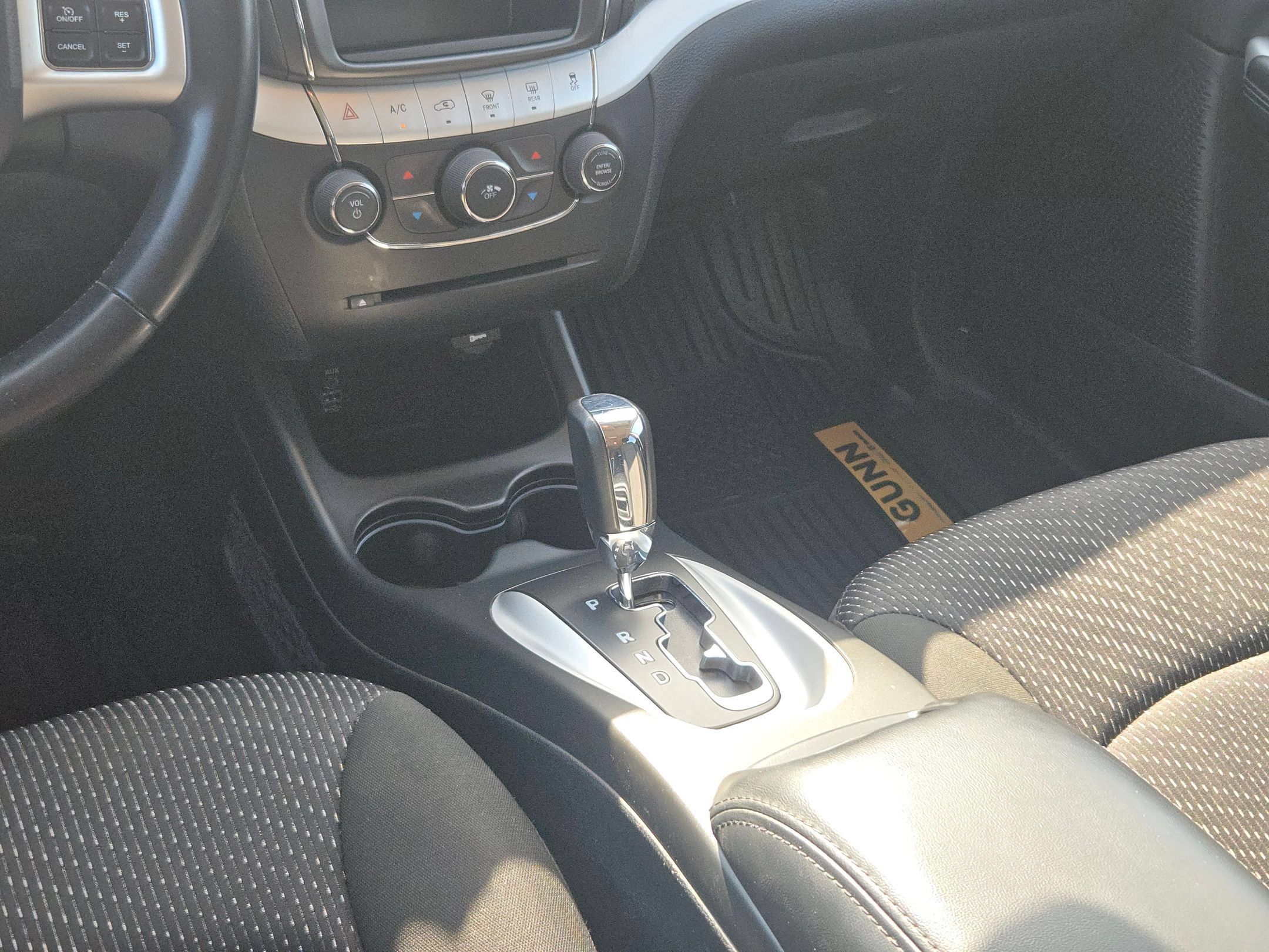 Used 2020 Dodge Journey SE w/ SE Popular Equipment Group FWD image 18