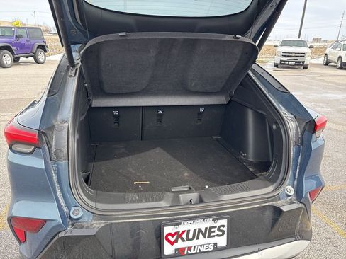 Used 2025 Buick Envista Sport Touring w/ Convenience II Package image 8