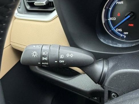 Used 2023 Toyota RAV4 XLE Premium image 23