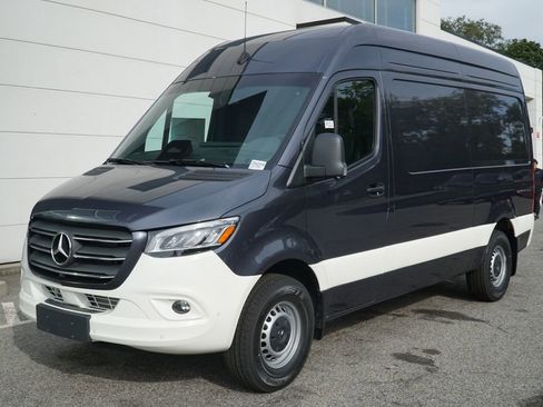 New 2025 Mercedes-Benz Sprinter 2500 image 3