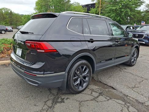 Certified 2024 Volkswagen Tiguan SE AWD/4WD image 6