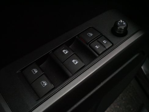 Used 2019 Toyota Tacoma TRD Sport AWD/4WD image 19
