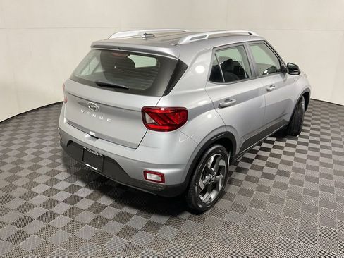 New 2025 Hyundai Venue SEL image 18
