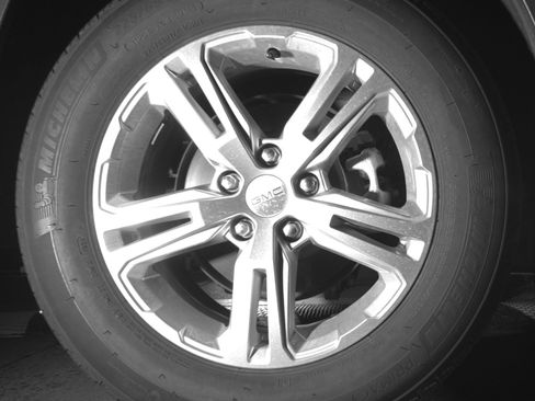 Used 2024 GMC Terrain SLE image 20