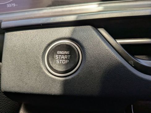 Certified 2025 Kia Seltos EX AWD/4WD image 28