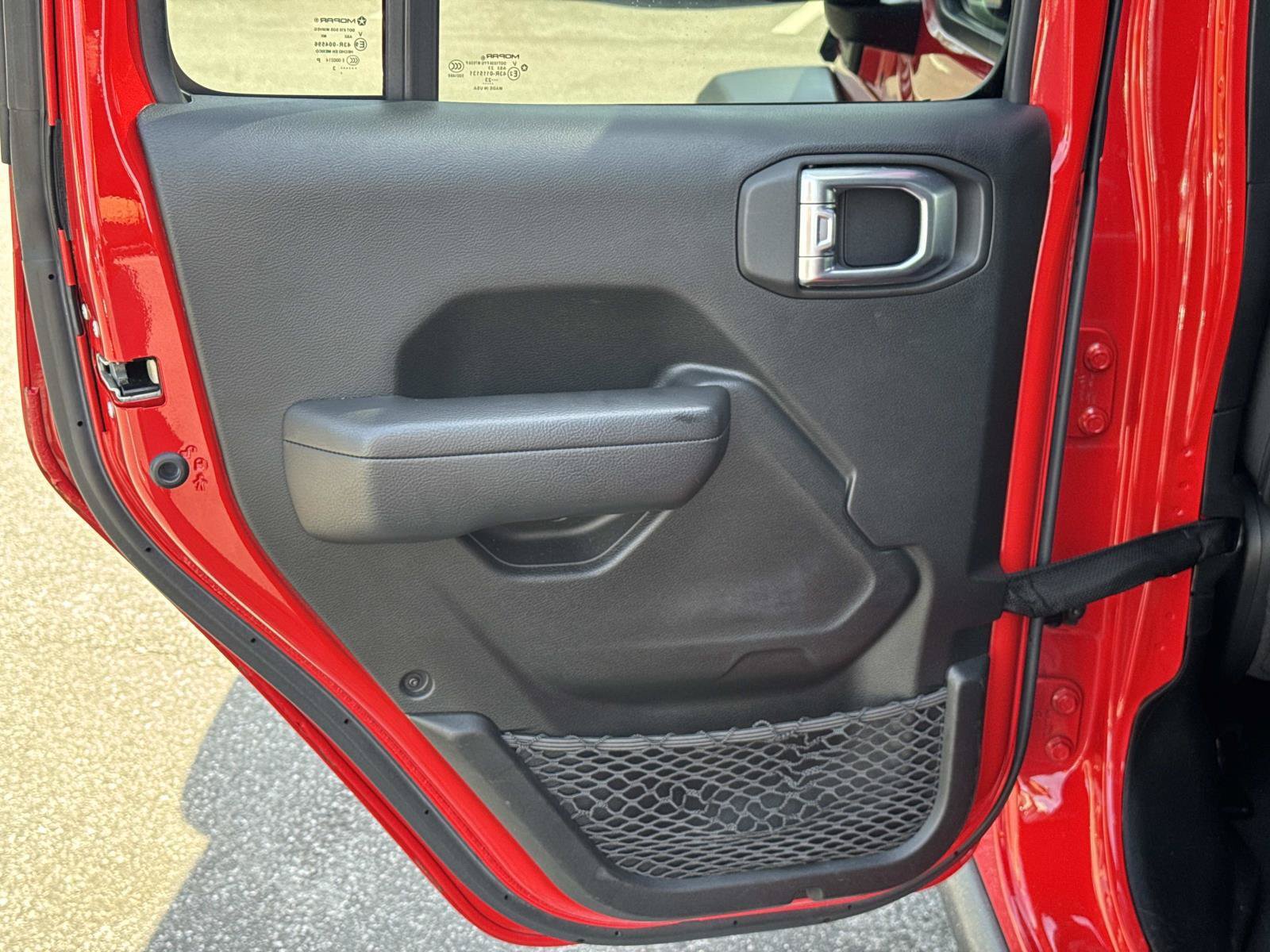 Used 2023 Jeep Wrangler Unlimited AWD/4WD image 15