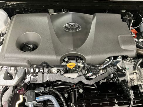 Used 2025 Toyota Camry SE FWD image 31