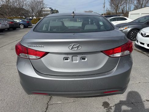 Used 2013 Hyundai Elantra GLS w/ Preferred Pkg FWD image 7