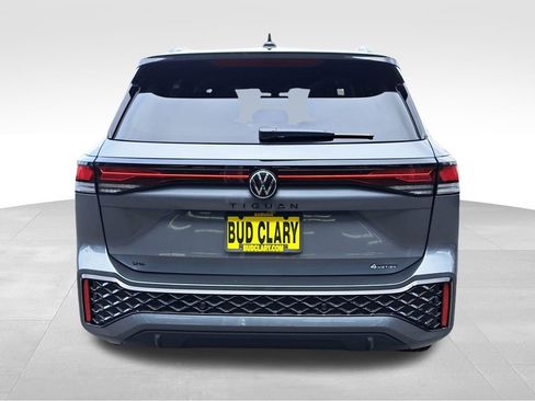 New 2025 Volkswagen Tiguan SE R-Line AWD/4WD image 7
