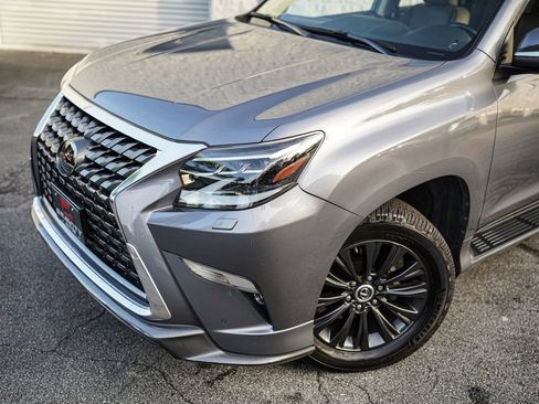 Used 2021 Lexus GX 460 Premium w/ Accessory Package AWD/4WD image 2