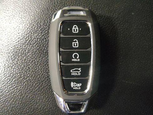 Used 2023 Hyundai Elantra SEL w/ Convenience Package FWD image 32