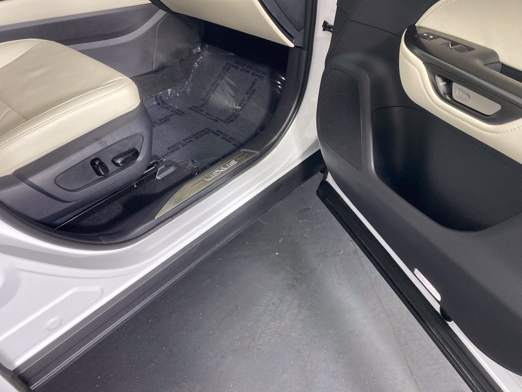 Certified 2026 Lexus NX 350 AWD w/ Accessory Package (2T) image 32
