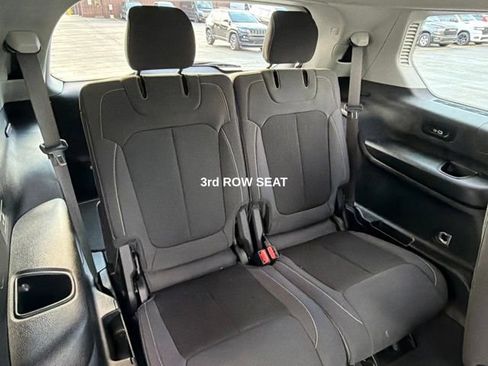 Used 2023 Jeep Grand Cherokee L Laredo w/ Luxury Tech Group I AWD/4WD image 9