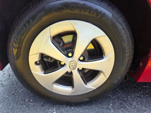 Used 2014 Toyota Prius Two FWD image 31