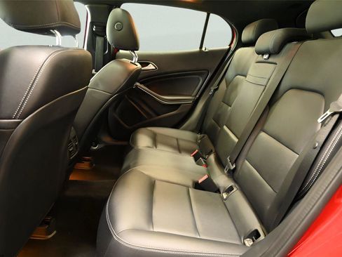 Used 2019 Mercedes-Benz GLA 250 4MATIC image 13