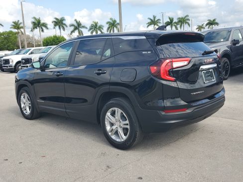 Used 2024 GMC Terrain SLE FWD image 7