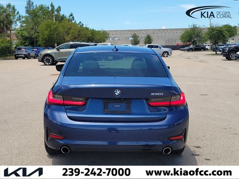 Used 2021 BMW 330i Sedan w/ Convenience Package RWD image 5