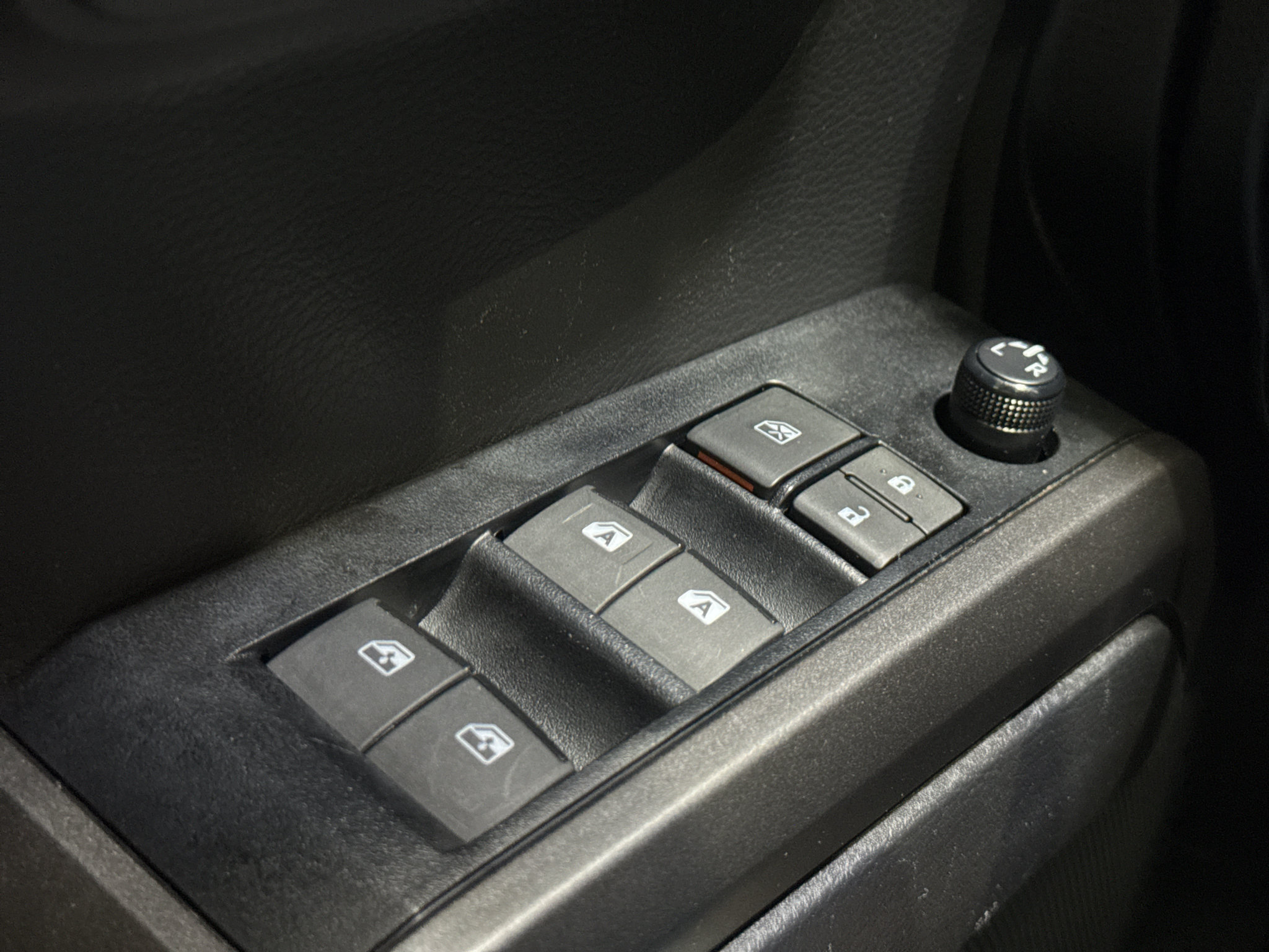 Used 2023 Toyota Tacoma TRD Off-Road w/ Technology Package AWD/4WD image 30