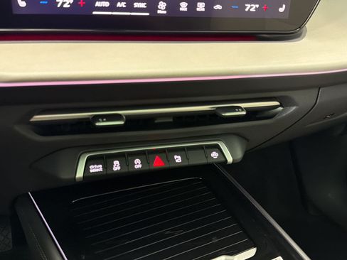 New 2026 Audi Q3 quattro 2.0T AWD/4WD image 28