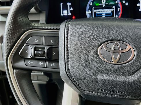 Used 2026 Toyota 4Runner SR5 AWD/4WD image 19