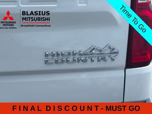 Used 2023 Chevrolet Silverado 1500 High Country w/ High Country Premium Package AWD/4WD image 16