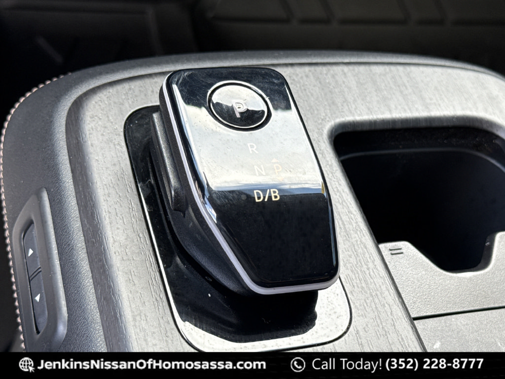 Used 2024 Nissan Ariya AWD image 40