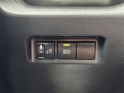 Used 2021 Toyota RAV4 LE image 27