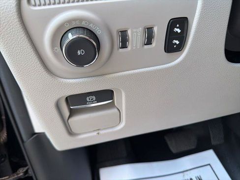 Used 2022 Jeep Wagoneer Series II AWD/4WD image 18