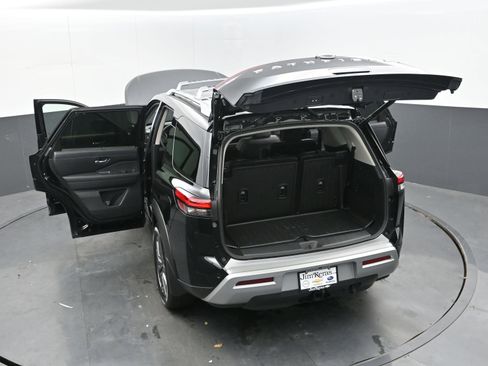 Used 2025 Nissan Pathfinder SL w/ SL Premium Package image 41