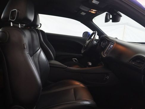 Used 2022 Dodge Challenger GT w/ Plus Package RWD image 9
