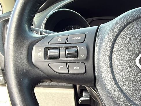 Used 2020 Kia Sedona EX FWD image 31