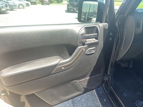 Used 2018 Jeep Wrangler Unlimited Sport AWD/4WD image 22