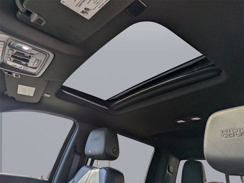 Used 2020 Chevrolet Silverado 1500 High Country image 17