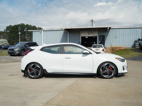 Used 2019 Hyundai Veloster Turbo image 3