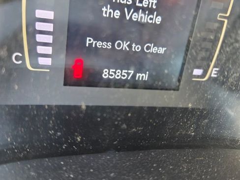 Used 2019 Jeep Cherokee Latitude Plus w/ Comfort/Convenience Group FWD image 27