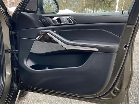 Used 2024 BMW X7 xDrive40i w/ Executive Package image 12