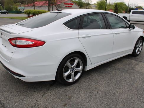 Used 2015 Ford Fusion SE w/ Equipment Group 201A FWD image 5