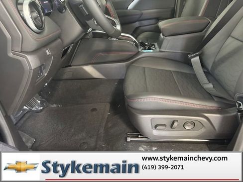 New 2025 Chevrolet Colorado Z71 w/ Midnight Edition image 17