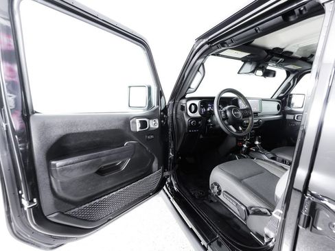 Used 2024 Jeep Wrangler Unlimited AWD/4WD image 22