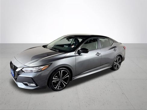 Used 2022 Nissan Sentra SR w/ Electronics Package FWD image 2