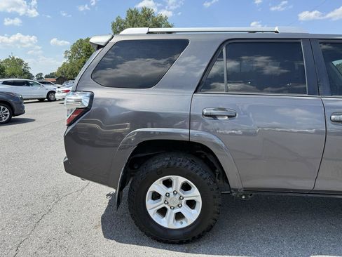 Used 2014 Toyota 4Runner SR5 RWD image 39