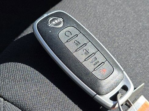 Used 2024 Nissan Sentra SR w/ Trunk Package image 38